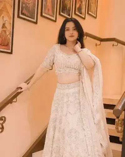 Escort Natham